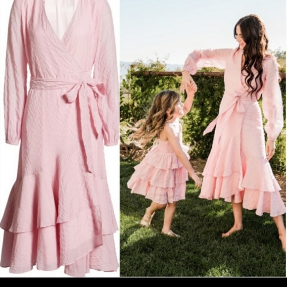 Rachel Parcell Dresses & Skirts - Rachel Parcell Seersucker long sleeve wrap dress